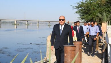Photo of محافظ قنا يتفقد كورنيش النيل بالمدينة تمهيدا لتطويره