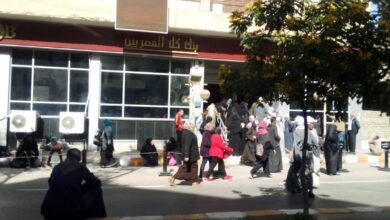 Photo of كاميرا “الشارع القنائي” ترصد تكدس المواطنين أمام بنك ناصر بقنا