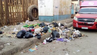 Photo of صور.. القمامة تحاصر شوارع مدينة دشنا