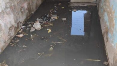 Photo of غرق العمارات السكنية بأبوتشت في مياه الصرف الصحي .. و”الشعيني” يرد