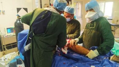 Photo of فريق طبي ينجح في إجراء أول عملية لتركيب مفصل صناعي لسيدة بمستشفى قوص المركزي