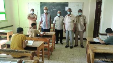 Photo of “مدير تعليمية قفط” يتفقد عددا من لجان امتحانات الشهادة الإعدادية