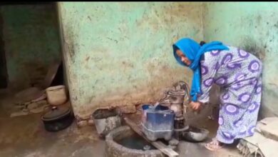 Photo of 50 أسرة في “نجع عودة” بقرية الكلالسة يطالبون بتوصيل مياه الشرب.. صور