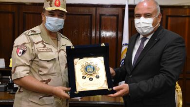 Photo of محافظ قنا يستقبل قائد المنطقة الغربية العسكرية.. استعرضا معدلات تنفيذ المشروعات