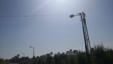Photo of سرقة أسلاك الكهرباء تُعيد الظلام إلى مدخل قريتي الكلاحين – العليقات