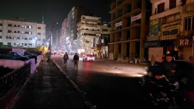Photo of إصابة 3 أشخاص إثر سقوط عمود إنارة بمدينة قنا