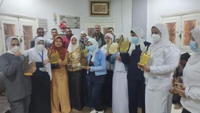 Photo of مستشفى فرشوط تكرم طاقم التمريض لجهودهم في التصدى لكورونا