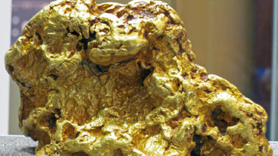 Photo of حبس عامل عثر بحوزته على أحجار يشتبه باحتوائها على معدن الذهب