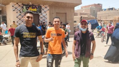 Photo of فرحة عارمة على وجوه الطلاب أثناء خروجهم من لجان الامتحانات