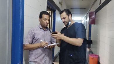 Photo of فريق من “الصحة” يتابع سير العمل بـ”قنا العام” ثاني أيام عيد الأضحى المبارك