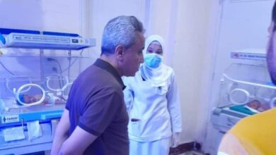 Photo of وكيل صحة قنا يتفقد سير العمل بمستشفى أبوتشت المركزي ليلاً