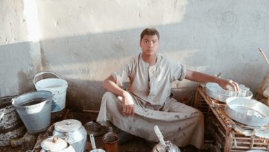Photo of “محمد فؤاد” المكافح الصغير.. يبيع الشاي في سوق الوقف للإنفاق على أسرته