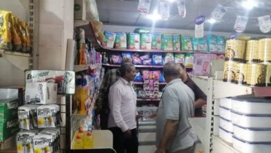 Photo of “محلى دشنا” يواصل شن حملاتة على الاسواق والمحال التجارية بدشنا لضبط الأسعار