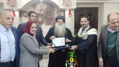 Photo of “زعيم الأغلبية” يهنئ مطران دشنا بعيد الميلاد المجيد